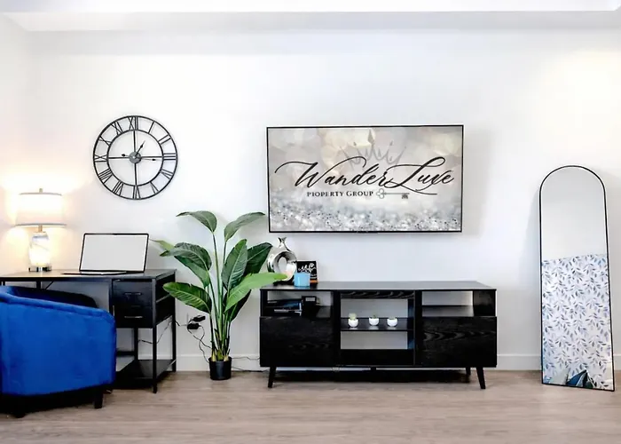 Sapphire Leaf- Luxury 3br- Pool, King Beds, Spacious, Quiet, Garage, Close To Airport And Oldtown *
